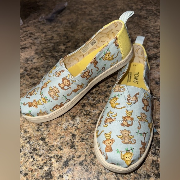 TOMS Flats Monkey Business Banana KIDS Shoe SZ 3 US Alpargatas Youth yellow NEW! - Picture 1 of 5